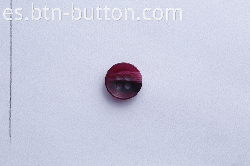 Precise imitation horn resin buttons